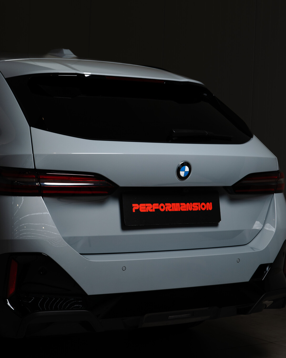Polep luxusního auta — na co myslet u Porsche, BMW, Mercedesu a proč prémiový vůz vyžaduje i prémiový přístup